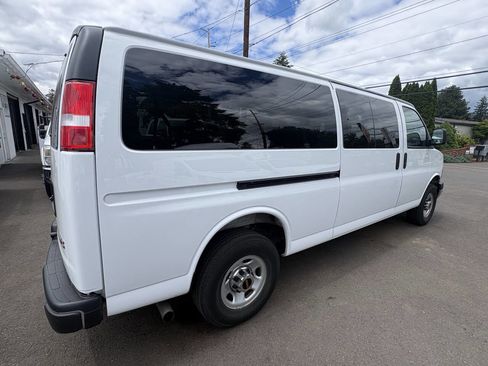 Used 2025 GMC Savana 3500 LT w/ LT Preferred Equipment Group RWD image 9