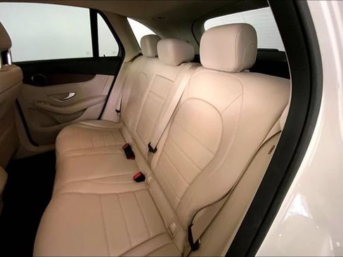 Used 2022 Mercedes-Benz GLC 300 image 12