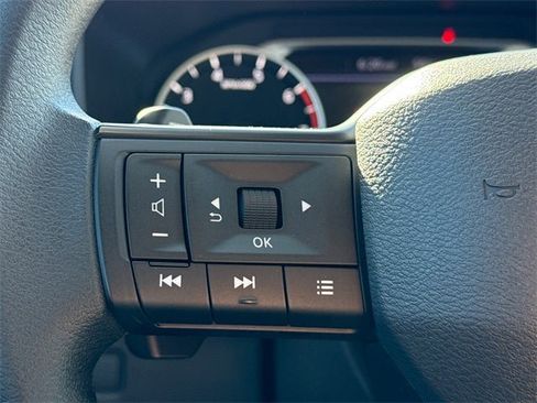 Certified 2025 Nissan Rogue S image 28