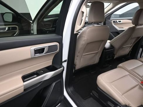 Certified 2024 Ford Explorer XLT w/ Equipment Group 202A AWD/4WD image 19