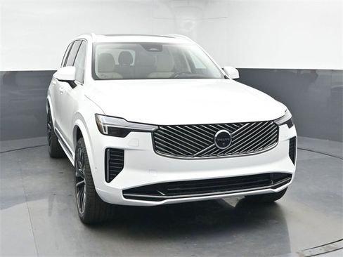 New 2026 Volvo XC90 B6 Ultra image 2