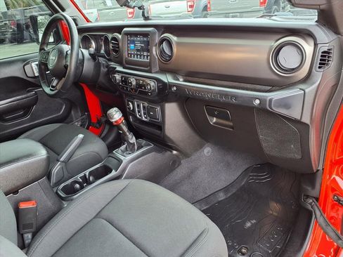 Used 2019 Jeep Wrangler Sport image 12