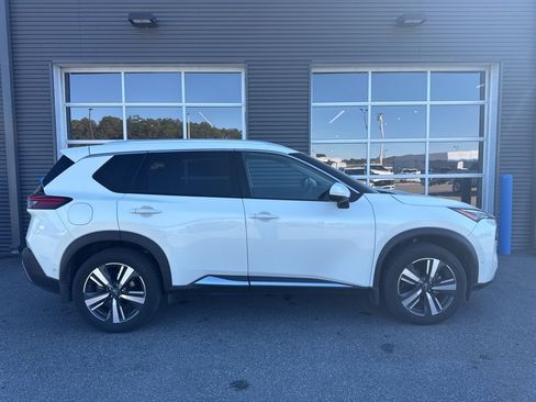 Used 2023 Nissan Rogue SL w/ SL Premium Package image 4