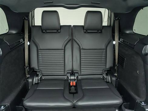 New 2026 Land Rover Discovery Limited Edition AWD/4WD image 18