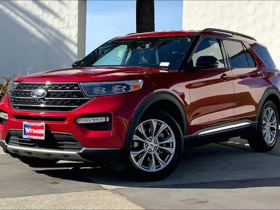 New 2024 Ford Explorer XLT w/ Equipment Group 202A