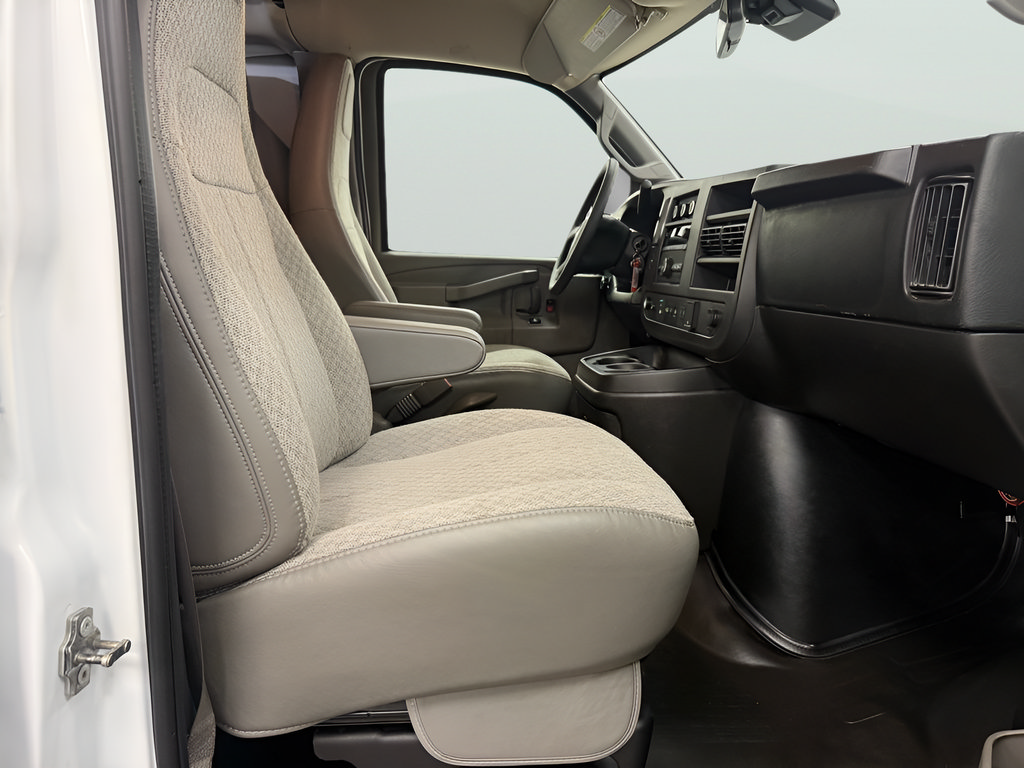 Used 2025 GMC Savana 2500 RWD image 12