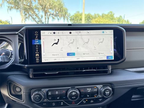 New 2025 Jeep Gladiator Mojave image 22