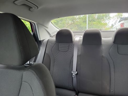 Used 2021 Hyundai Elantra SE w/ Cargo Package FWD image 20
