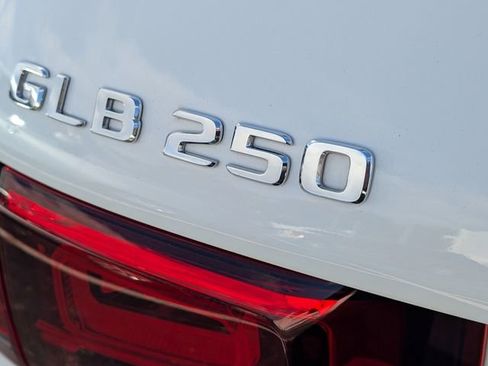 Used 2020 Mercedes-Benz GLB 250 image 11