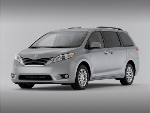 Used 2011 Toyota Sienna LE w/ Towing Pkg FWD image 1