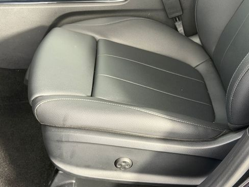 Used 2025 Mercedes-Benz GLA 250 image 13
