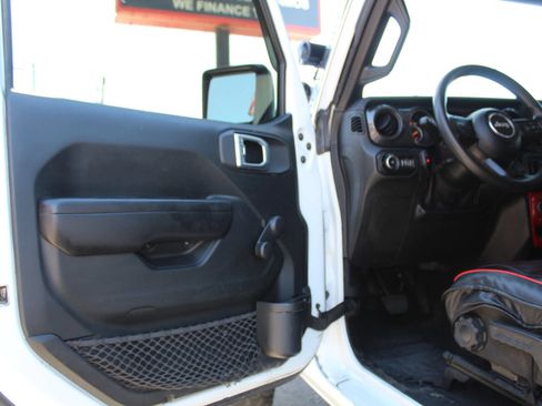 Used 2021 Jeep Wrangler Unlimited Sport AWD/4WD image 9