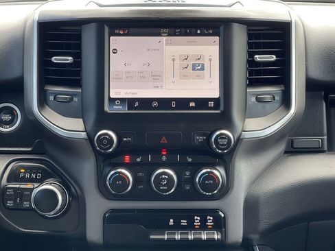 Used 2022 RAM 1500 Big Horn AWD/4WD image 30