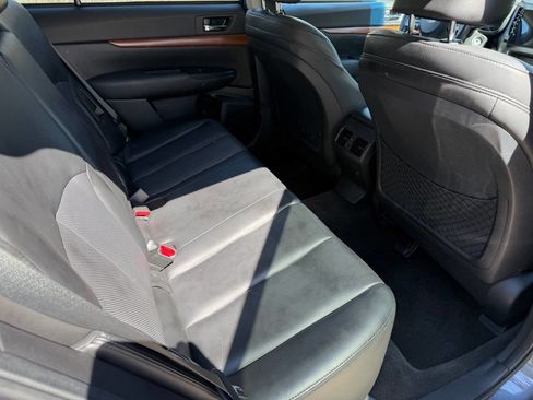 Used 2013 Subaru Outback 2.5i Limited w/ Moonroof Pkg image 16
