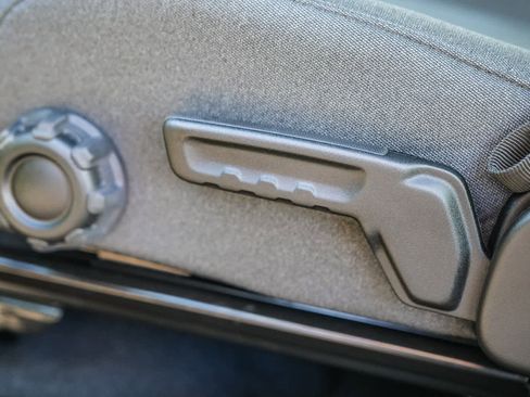 Used 2025 Jeep Gladiator Sport image 19