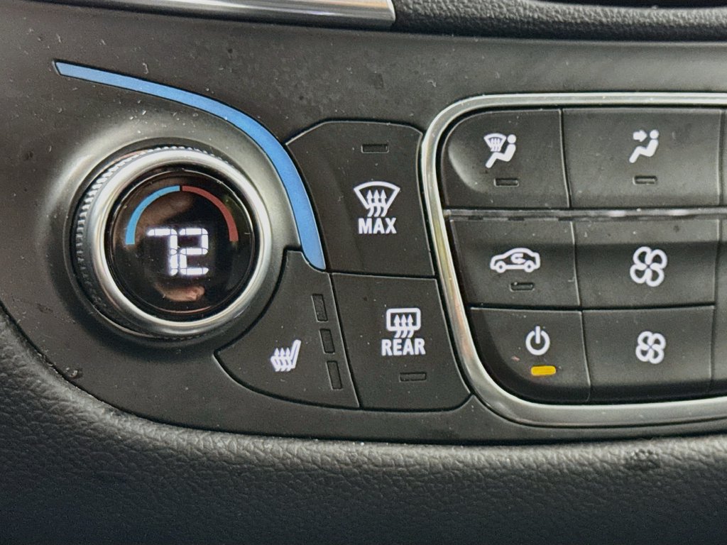 Used 2024 Chevrolet Equinox LT FWD image 20
