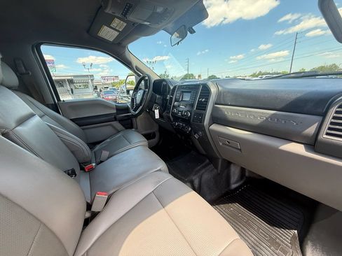 Used 2019 Ford F550 2WD Crew Cab Super Duty image 25