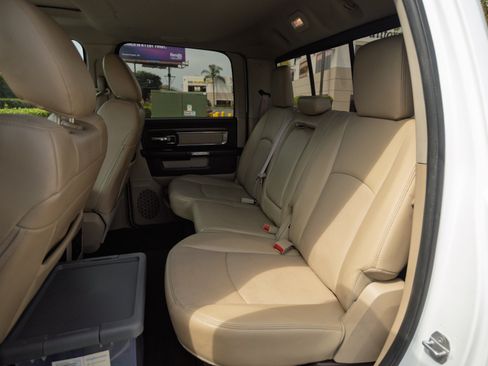 Used 2014 RAM 1500 Laramie w/ Convenience Group AWD/4WD image 12