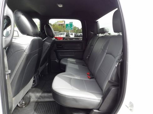 Used 2024 RAM 3500 Tradesman w/ Chrome Appearance Group AWD/4WD image 30