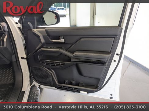 Used 2025 Toyota 4Runner Limited RWD image 7