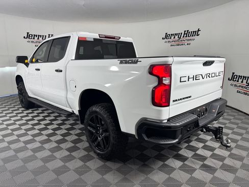 Used 2025 Chevrolet Silverado 1500 LT Trail Boss w/ Dark Appearance Package AWD/4WD image 9