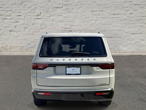 Used 2022 Jeep Wagoneer Series III w/ Rear Seat Video Group 1 RWD image 4