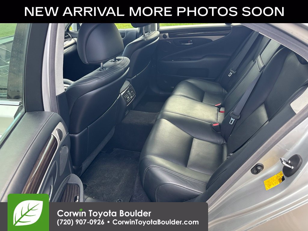 Used 2013 Lexus LS 460 AWD w/ Comfort Pkg image 10