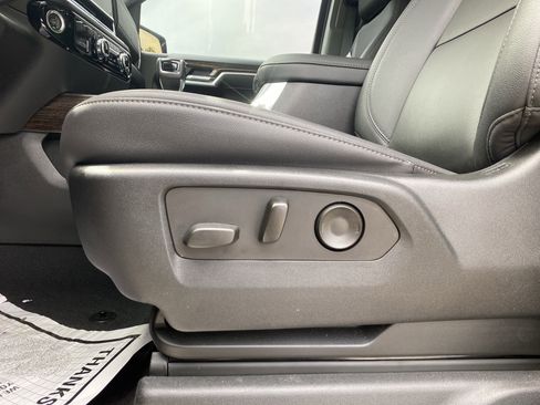 Used 2022 GMC Sierra 1500 Elevation w/ Elevation Premium Package image 17