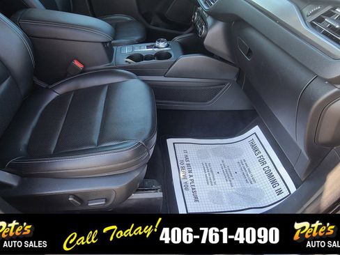 Used 2021 Ford Escape Titanium image 16