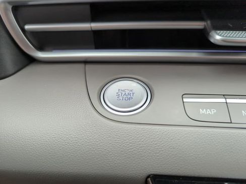 Used 2024 Hyundai Elantra SEL image 43