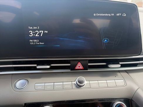 Used 2024 Hyundai Elantra SEL FWD image 19