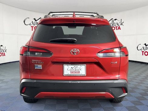 Used 2024 Toyota Corolla Cross XLE w/ Convenience Package FWD image 7