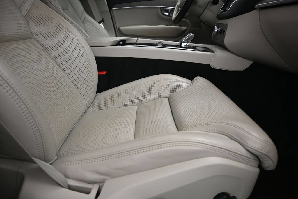 Used 2023 Volvo XC90 B6 Ultimate w/ Protection Package Premier AWD/4WD image 25