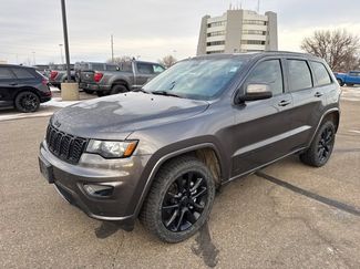 Used 2020 Jeep Grand Cherokee Altitude video 2