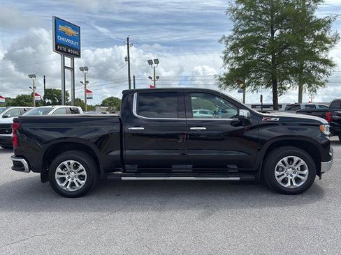 Used 2024 Chevrolet Silverado 1500 LTZ AWD/4WD image 4