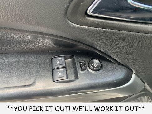 Used 2022 Chevrolet Colorado LT w/ Fleet Safety Package AWD/4WD image 11