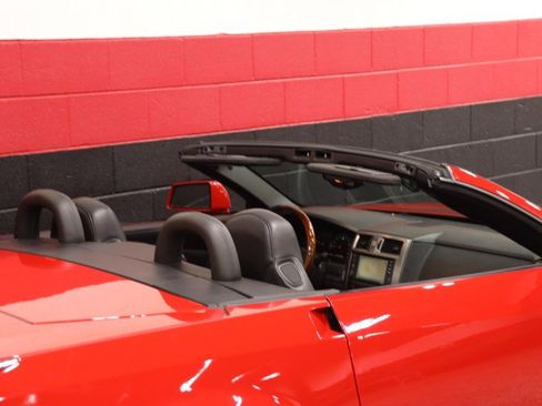 Used 2007 Cadillac XLR RWD image 11