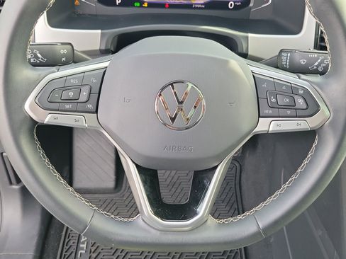 Used 2023 Volkswagen Atlas Cross Sport SEL image 28