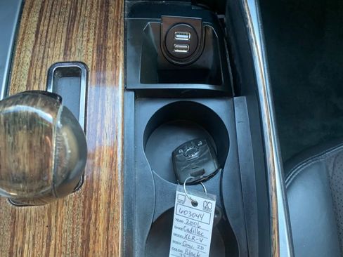 Used 2006 Cadillac XLR V image 34