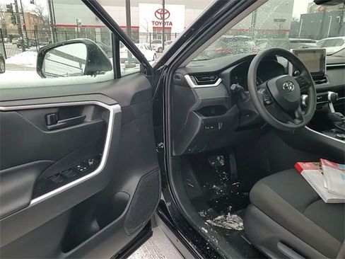 Certified 2025 Toyota RAV4 LE image 10