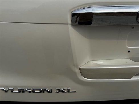 Used 2015 GMC Yukon XL Denali w/ Touring Package image 15