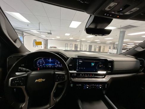 Used 2024 Chevrolet Silverado 2500 LTZ w/ LTZ Premium Package AWD/4WD image 15