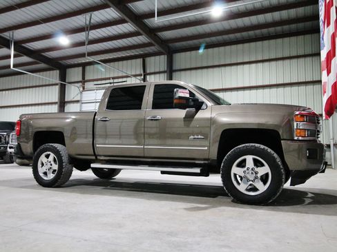 Used 2015 Chevrolet Silverado 2500 High Country AWD/4WD image 16