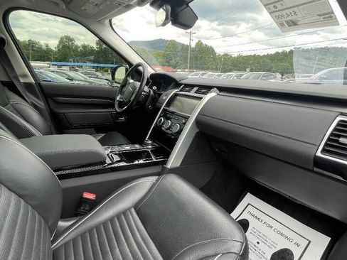 Used 2018 Land Rover Discovery HSE AWD/4WD image 16