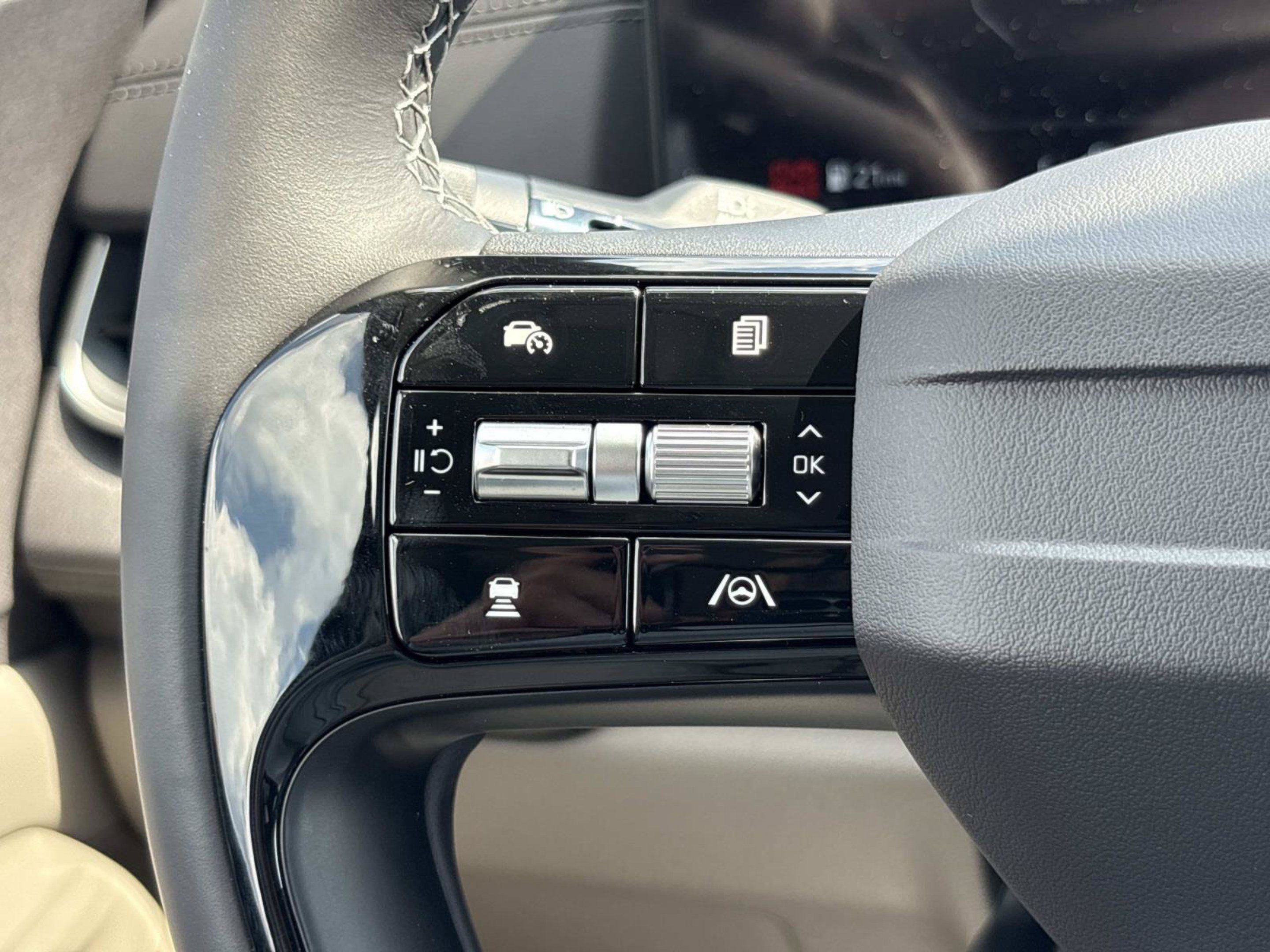 New 2027 Kia Carnival SX FWD image 25