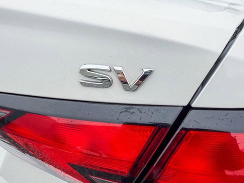 Used 2021 Nissan Versa SV image 7