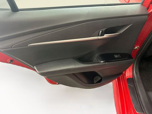 Used 2025 Toyota Camry SE FWD image 27