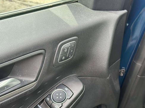 Used 2020 Ford Escape SEL image 17