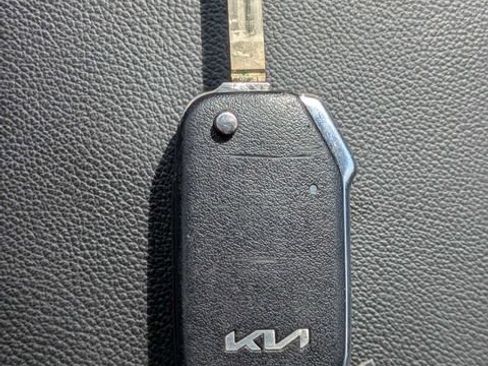 Used 2023 Kia Sportage LX AWD/4WD image 32