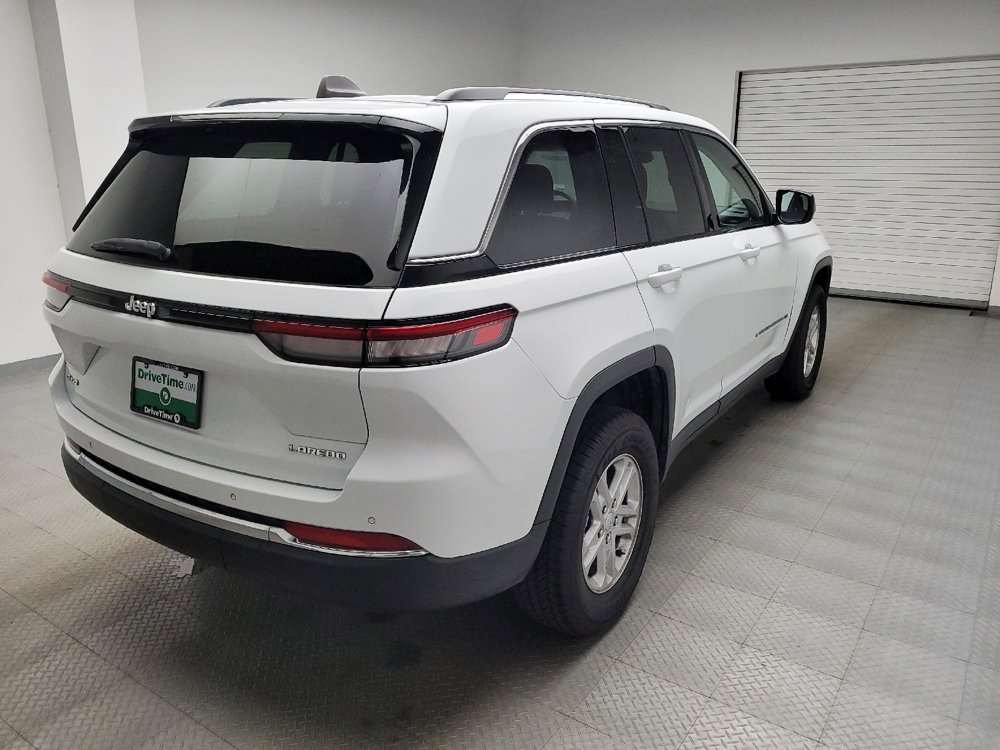 Used 2023 Jeep Grand Cherokee Laredo AWD/4WD image 9
